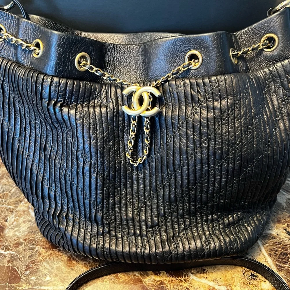 Chanel Crumpled Calfskin Coco Pleats Medium Drawstring Bag Black. - Picture 2 of 10
